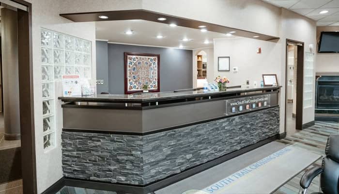 reception-desk-at-south-trail-crossing-dental